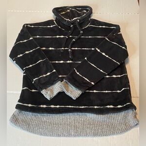 Como Vintage Soft & Fluffy Soft Black With White Stripes Sweater Womens Medium